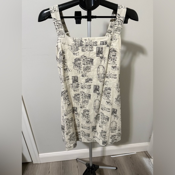 Abercrombie & Fitch Dresses & Skirts - Abercrombie & Fitch Cream Graphic Mini Dress